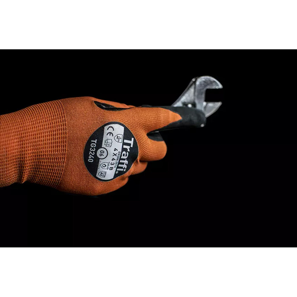 Traffi TG3240 Nitrile Cut B Gloves Wet & Oily Grip
